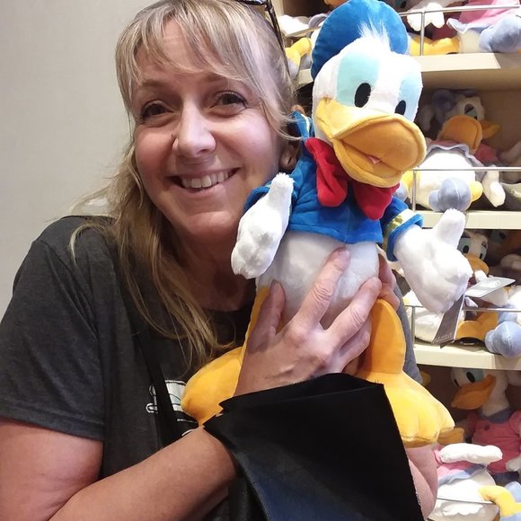 Meet your Posher, Stephanie - Picture 5 of 6